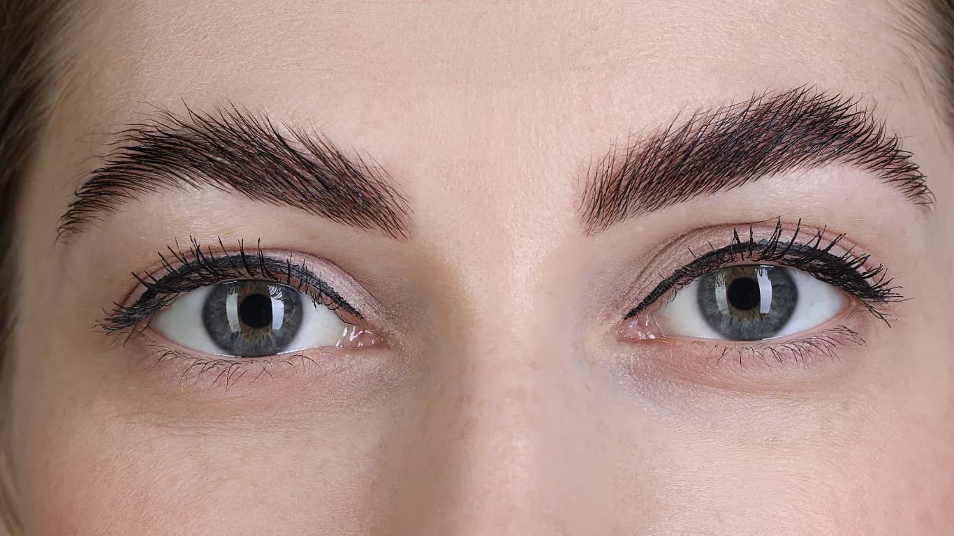 Грижа след ламиниране на вежди | Пълно ръководство (2025)